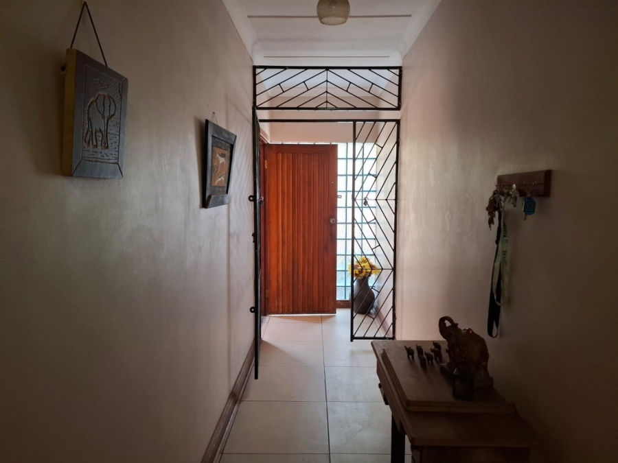 6 Bedroom Property for Sale in Uitsig Free State